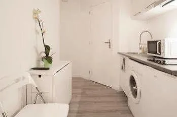 Apartment Studio Purple Bordeaux